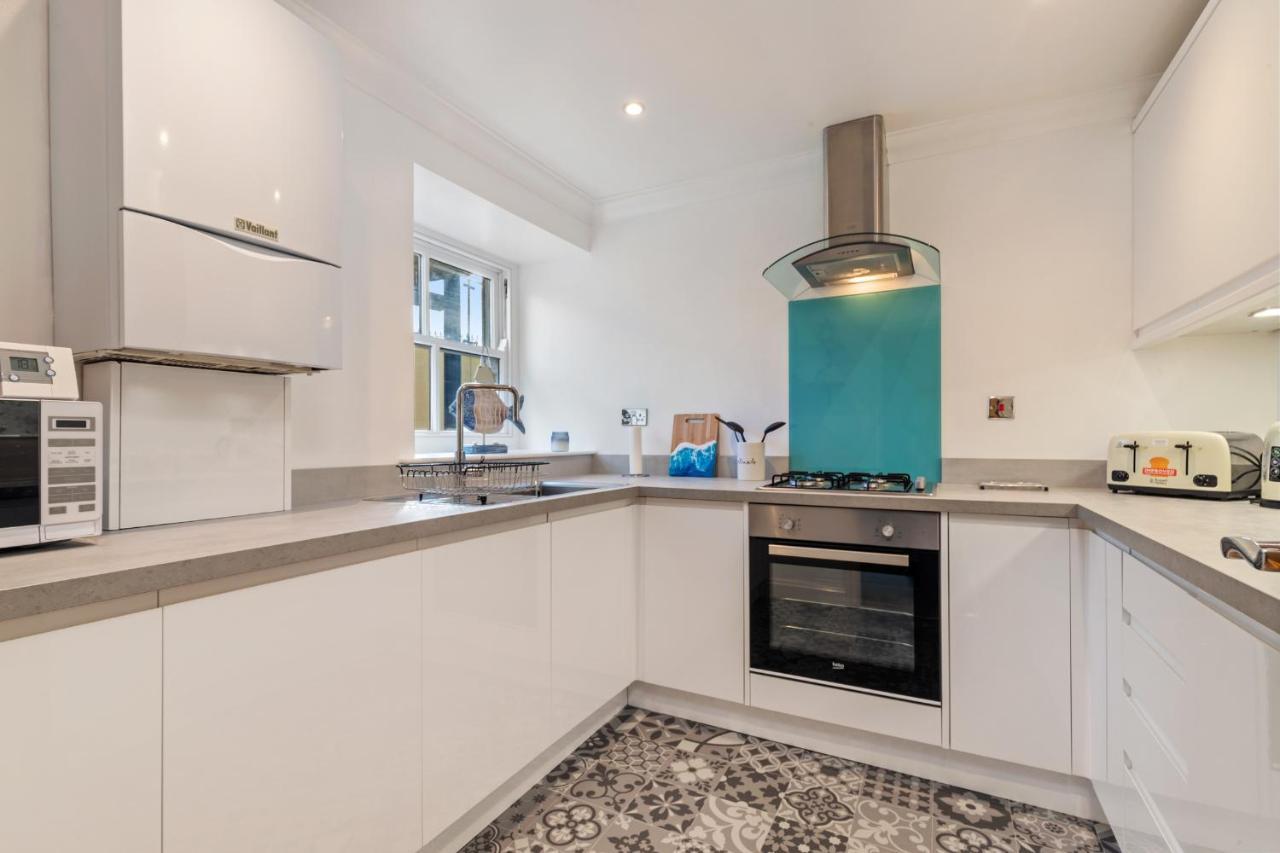 3 South Beach Court - Cosy Seafront Apartment Tenby Zewnętrze zdjęcie